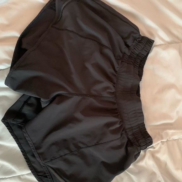 Lululemon Hotty Hot shorts - Picture 2 of 10
